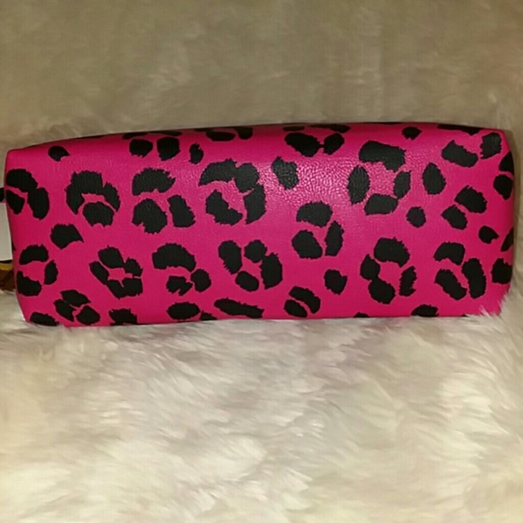 NWT Betsey Johnson Cheetah Charging Wristlet Zippe - Picture 6 of 8